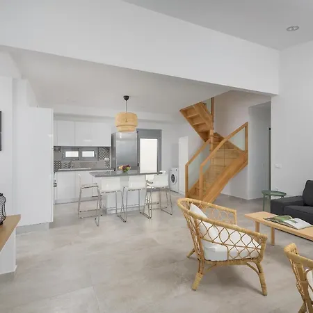 Hermes With Pool & Jacuzzi In