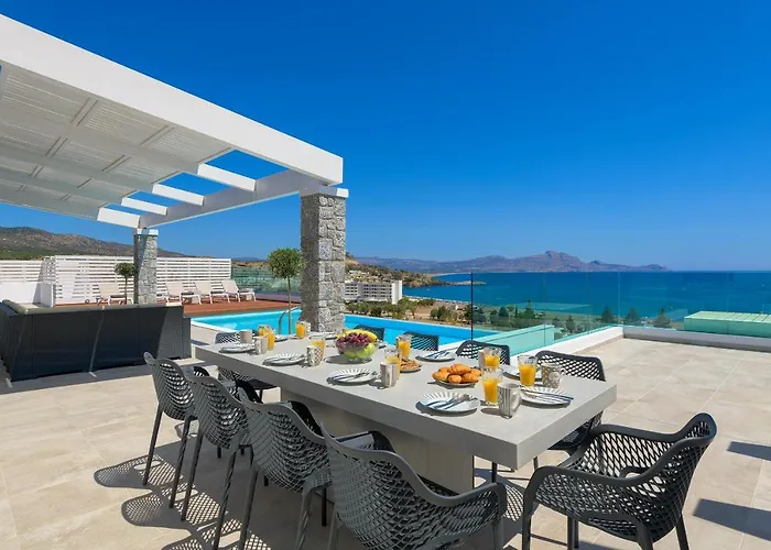 Hermes With Pool & Jacuzzi In