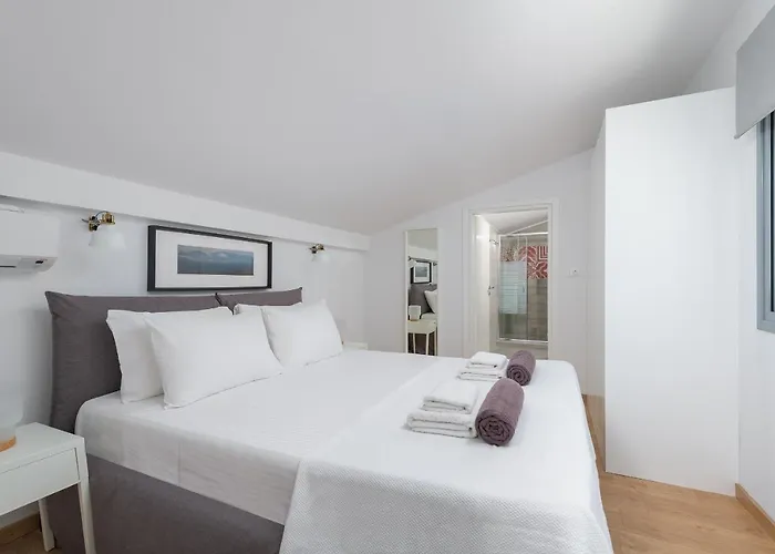 ヴィラ Hermes With Pool & Jacuzzi In *