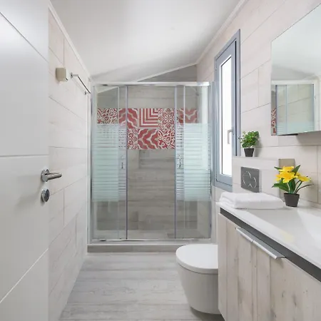 Villa Hermes With Pool & Jacuzzi In