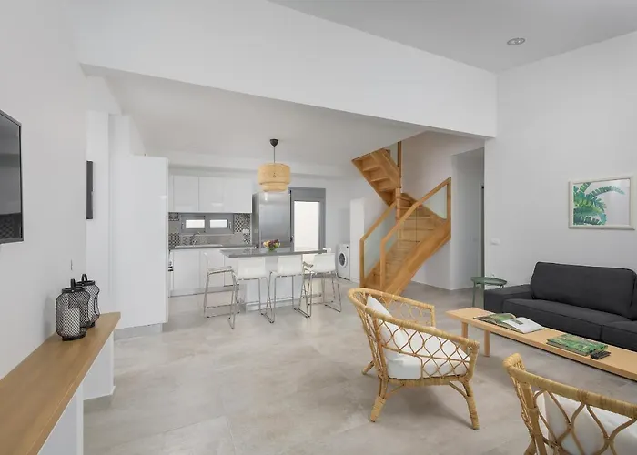 Hermes With Pool & Jacuzzi In