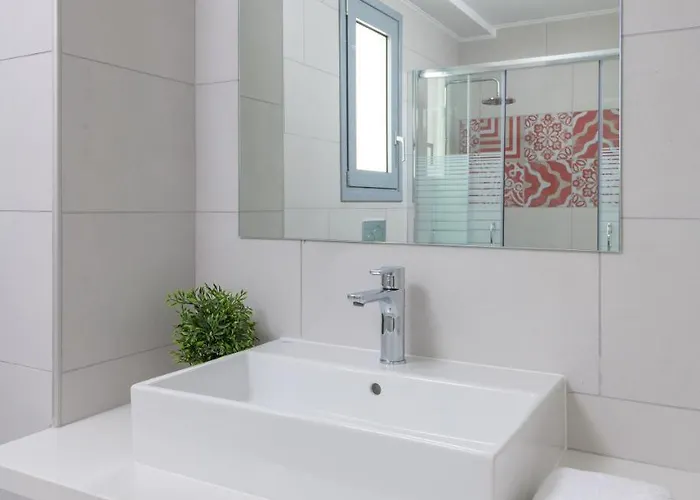 Hermes With Pool & Jacuzzi In Villa *