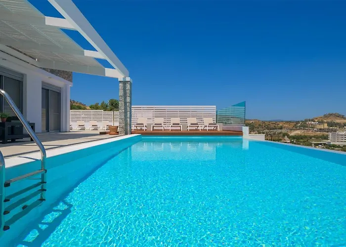 Hermes With Pool & Jacuzzi In Villa *