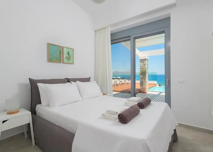 Hermes With Pool & Jacuzzi In Líndos