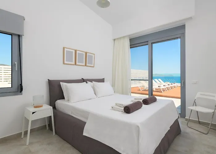 Hermes With Pool & Jacuzzi In *