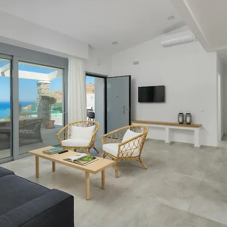 Hermes With Pool & Jacuzzi In