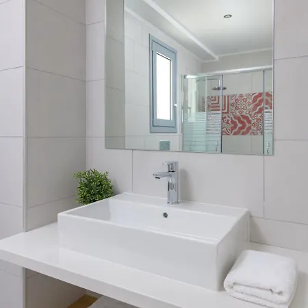 Hermes With Pool & Jacuzzi In Villa *